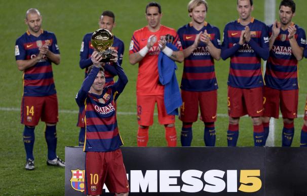 Barcelona's Argentinian forward Lionel Messi (2ndL