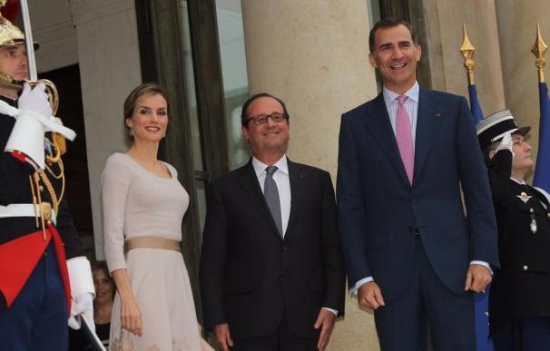 Isabel II ofrecerá una cena de gala a los Reyes Felipe y Letizia durante su visita de Estado
