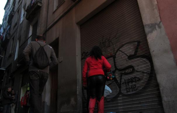 Barcelona impulsa una nueva estrategia para acompañar a prostitutas que denuncien explotación
