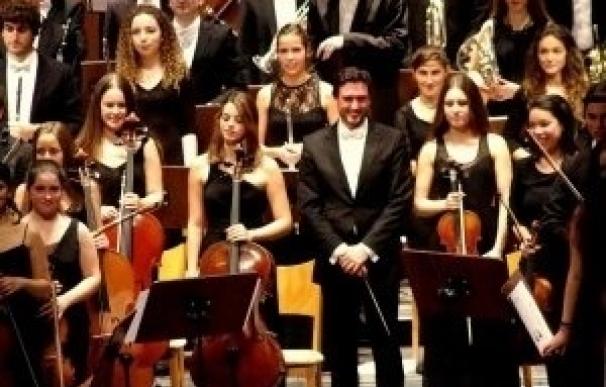 Casyc acoge un nuevo Concierto de Año Nuevo por Cáritas, con Hugo Carrio al frente de la Orquesta UIMP-Ataulfo Argenta