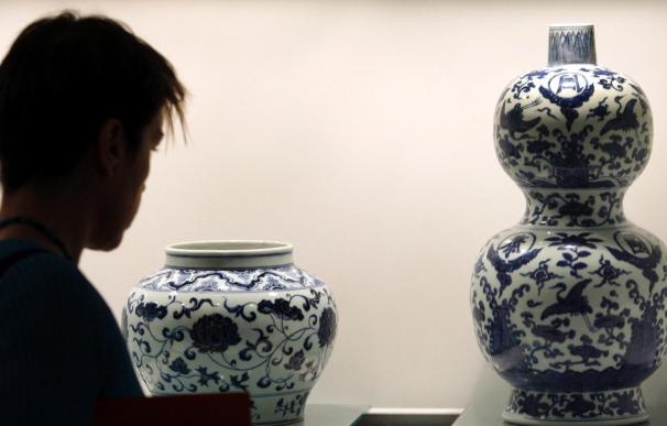 Unos 60 "pequeños tesoros" de cerámica imperial china se exponen en Barcelona