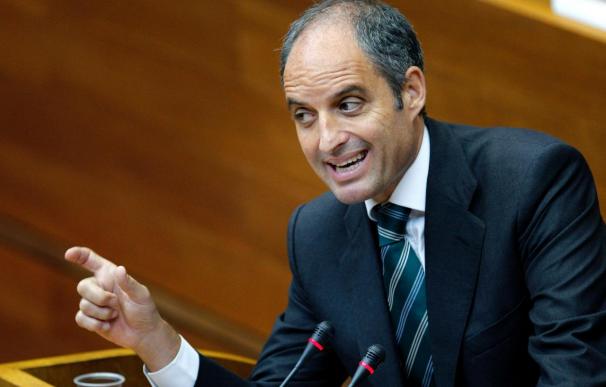 Camps elude hablar de dimisiones y dice que a quien se la pediría es a Zapatero