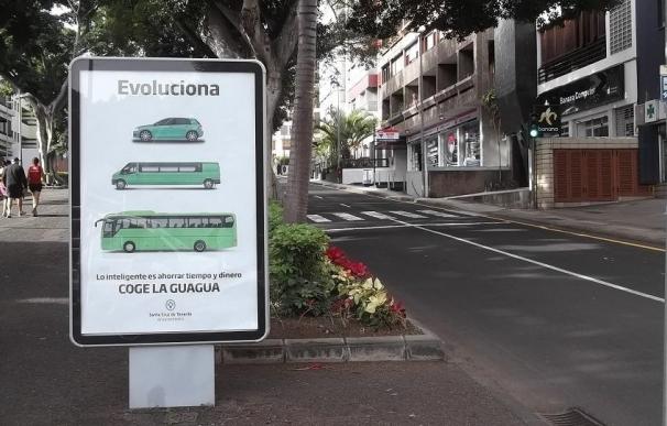 El Ayuntamiento de Santa Cruz inicia una campaña para reforzar el uso del transporte público