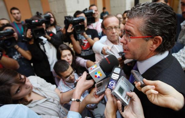 Francisco Granados rechaza destituir a Gamón porque el espionaje es un "montaje"