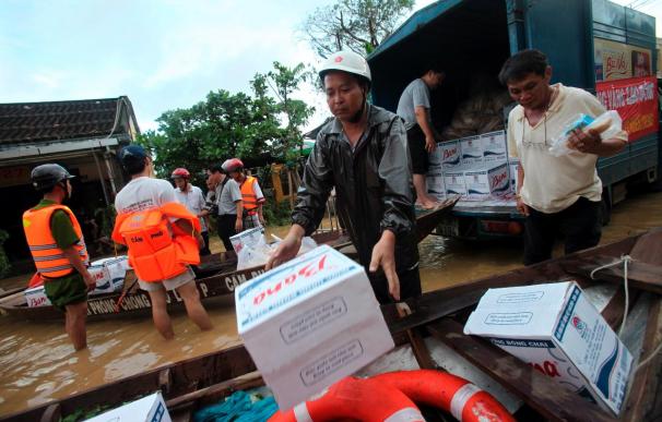 El tifón "Ketsana" deja 85 muertos a su paso por Camboya y Vietnam