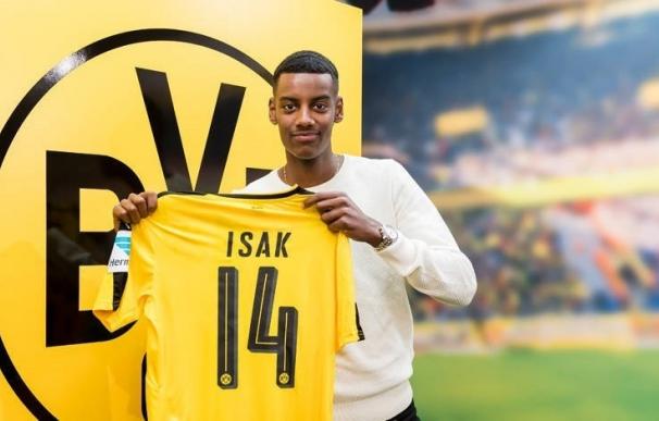 El Borussia Dortmund contrata al prometedor delantero sueco Alexander Isak