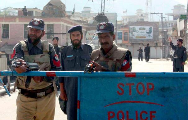 Mueren 11 insurgentes y dos soldados en combates en una zona tribal paquistaní