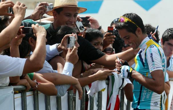 Alberto Contador dice que tiene varias ofertas "interesantes"