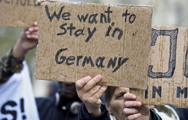 La niña que acusó a inmigrantes de violarla en Berlín admite que se lo inventó