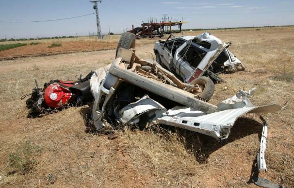 Muere hombre de 36 años decapitado en un choque frontal de un coche y un camión en Albacete