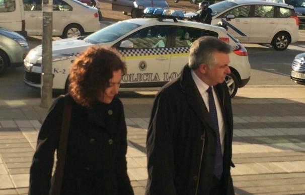 Suspenden el juicio por dos convenios de Marbella, al que Roca acude sin escolta policial