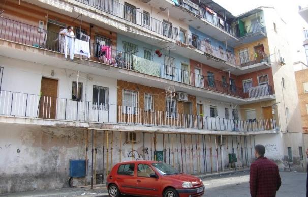 El alcalde de Almería espera que los vecinos de 'El Patio' puedan volver a casa "en condiciones de seguridad"