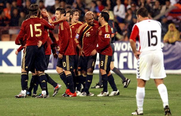 1-2. España vence en Armenia con goles de Cesc y Mate en el debut de Negredo