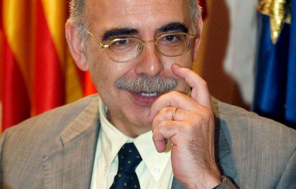Peralta critica la "reacción antidemocrática" del PP y pide la justificación de los ceses