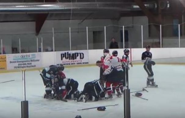 Tremenda pelea en la liga junior canadiense de hockey