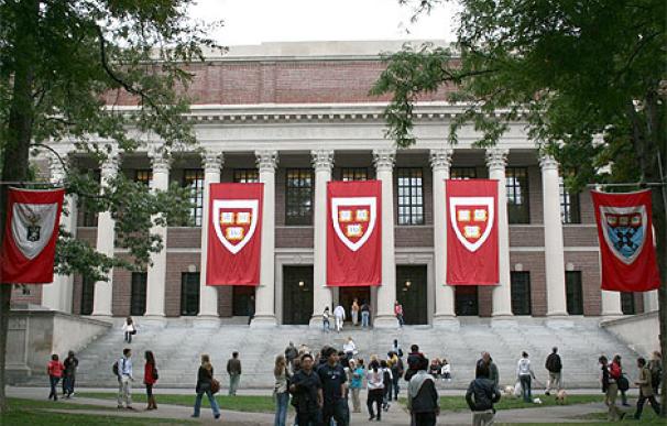 Campus de la Universidad de Harvard, en Cambridge, Massachusetts (Estados Unidos).