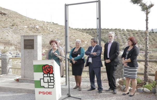 PSOE homenajea a las víctimas del franquismo fusiladas hace casi 80 años en el Barranco del Carrizal
