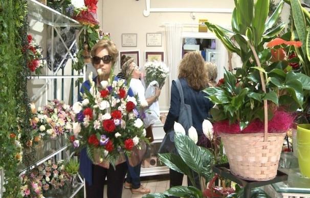 Los claveles y las margaritas, las flores más vendidas para el Día de Todos los Santos