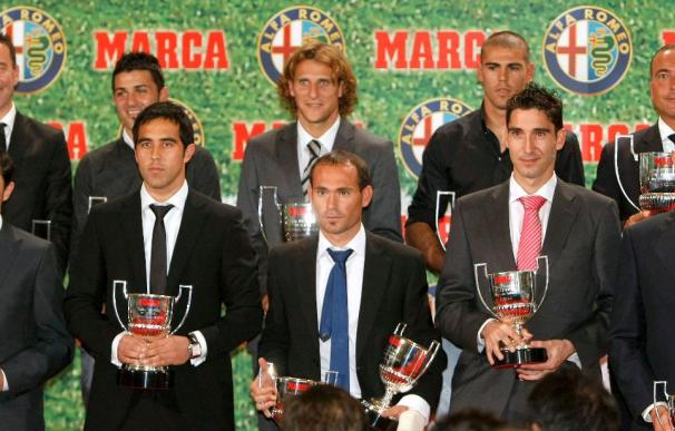 Forlán, Villa y Valdés, recogieron los galardones de la temporada 2008-09