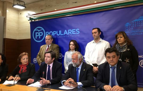 Alcaldes 'populares' critican que los pueblos del PP reciben menos del 20% de los talleres de empleo de la Junta