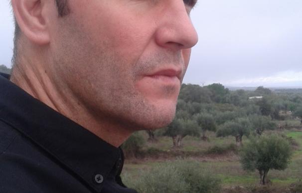 El sanvicenteño Adrián Tejada presentará su novela 'Pangea' este jueves en el Corte Inglés de Badajoz