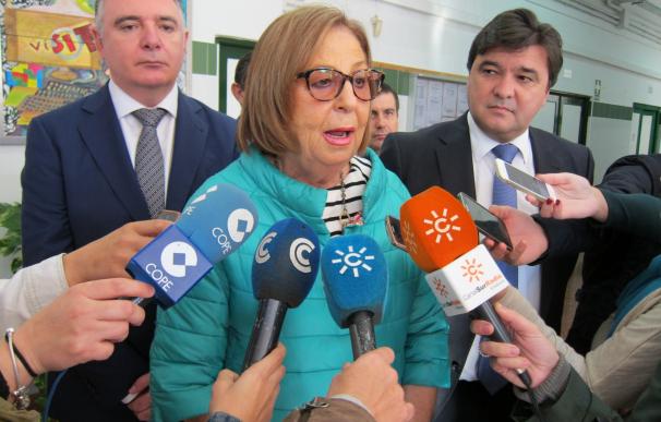 Junta de Andalucía valora la posibilidad de requisar el móvil a los jóvenes en el nuevo protocolo de ciberacoso