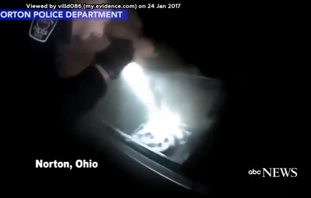 Rescate dramático en una carretera de Ohio (ABC News)