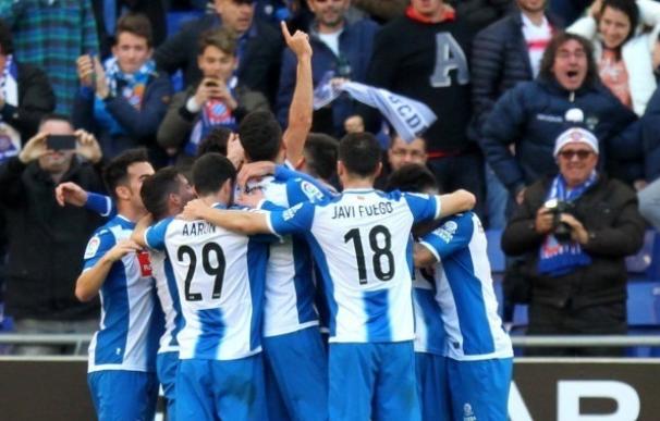 (Crónica) El Espanyol derrota a un Sevilla con diez y el Athletic remonta al Sporting