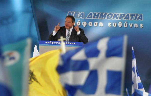 Los griegos acuden hoy a las urnas para elegir un nuevo Parlamento