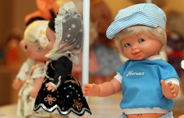 Alicante exhibe la muestra "más ambiciosa" sobre la industria de las muñecas con más de 300 piezas