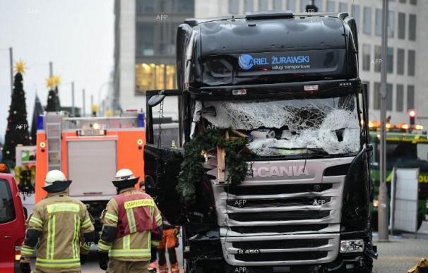 El camión usado en el atentado de Berlín el pasado 19 de diciembre de 2016 (AFP Photo/Tobias SCHWARZ))