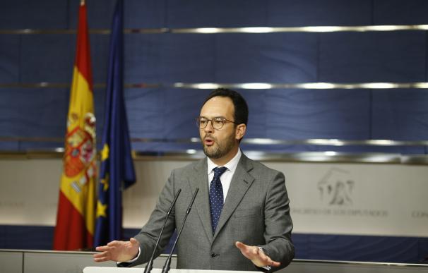 El PSOE recuerda que Rajoy indultó a los condenados por el Yak 42 y nombró embajador a Trillo