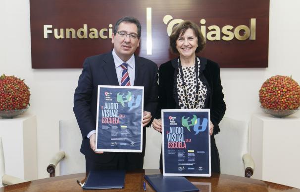 La Fundación Cajasol y el CAA presentan la III edición de los premios 'El audiovisual en la escuela'
