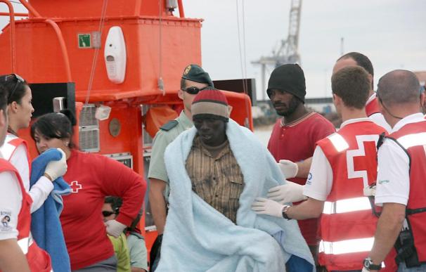 Interceptada una patera con 29 inmigrantes en La Graciosa, en Lanzarote