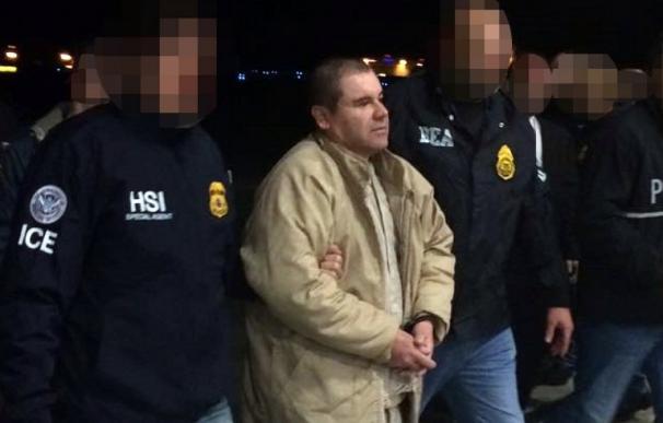 Joaquin Guzman Loera "El Chapo" escoltado en Ciudad Juarez antes de volar a EEUU