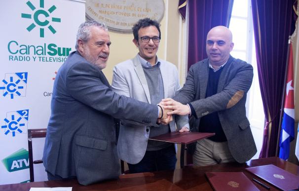 El Patronato del COAC, Onda Cádiz y Canal Sur firman el convenio para la retransmisión del Concurso del Falla