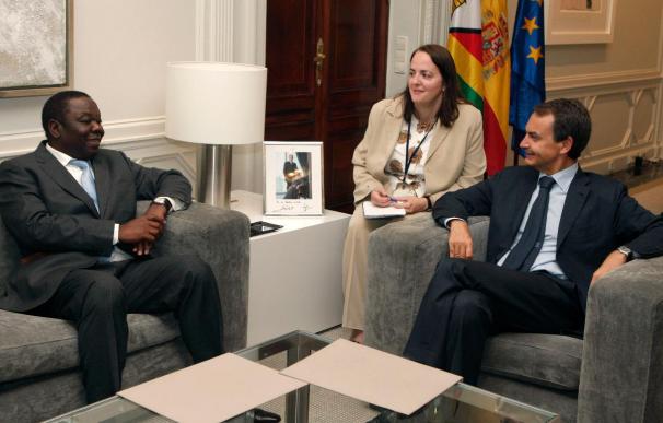 Zapatero se compromete a impulsar el diálogo entre la UE y Zimbabue