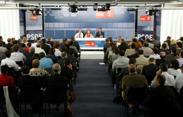 El PSOE pide a sus alcaldes que se impliquen para explicar la política económica