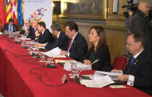 Armengol ve "poca cintura política de todos" en la ausencia de Puigdemont en la Conferencia