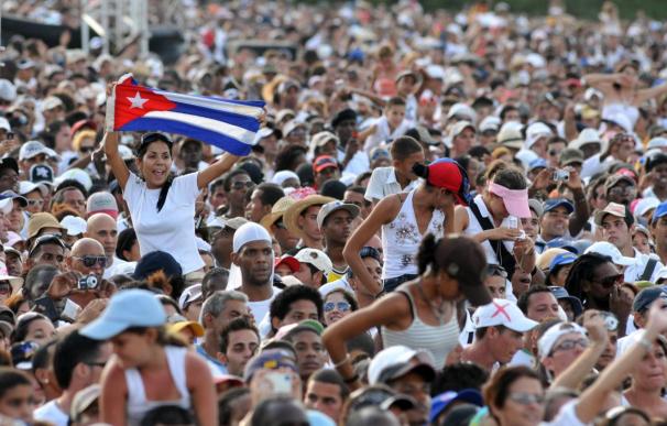 Cientos de miles de cubanos asisten al concierto de Juanes en La Habana | Efe