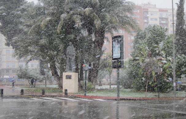 La nieve llega a Murcia 34 años después y podría batirse efeméride de máximas con 1,1º