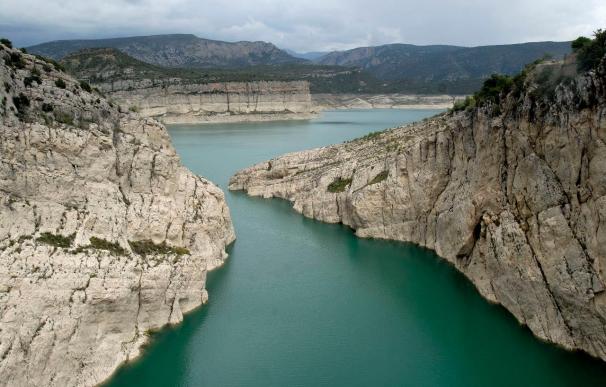 Los embalses de la cuenca del Ebro, al 51,4% de su capacidad tras descender un 1%