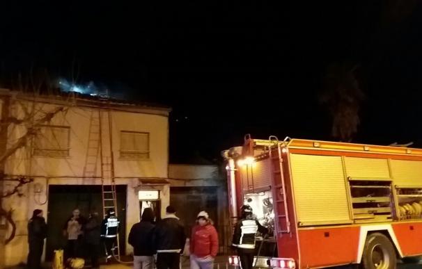 Desalojada una familia en La Almunia por un incendio en su vivienda
