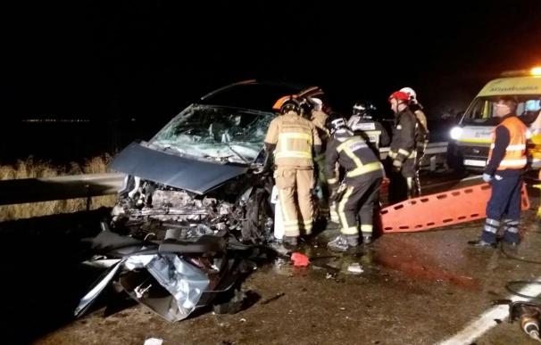 Un muerto y cuatro heridos, un de ellos muy grave, en un accidente en la N-232, en El Burgo de Ebro (Zaragoza)