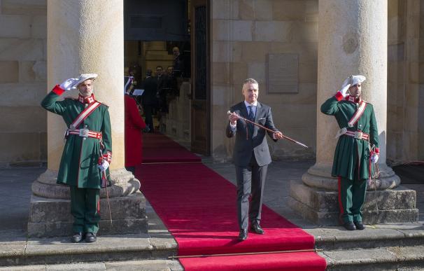 Urkullu jura su cargo como lehendakari y se compromete a trabajar por una Euskadi "para todos y mejor"