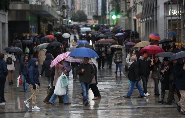 Un total de 22 provincias estarán hoy en riesgo por lluvia, viento, nieve, frío y oleaje
