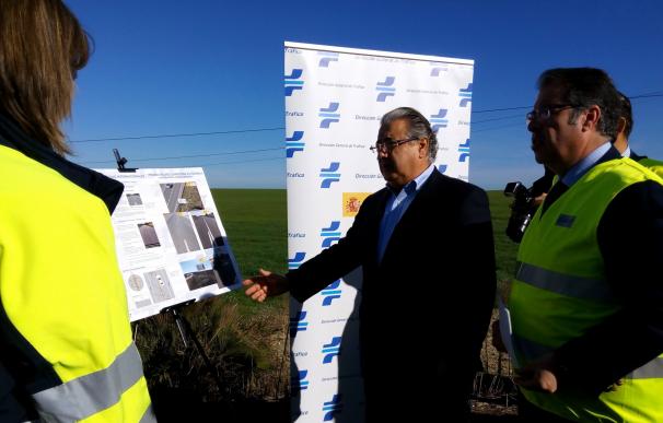 El Gobierno inicia en Andalucía el uso de guías sonoras en el eje central en vías convencionales para evitar colisiones