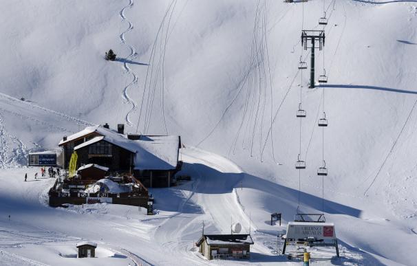 Un esquiador muerto en una avalancha en el Tirol austriaco