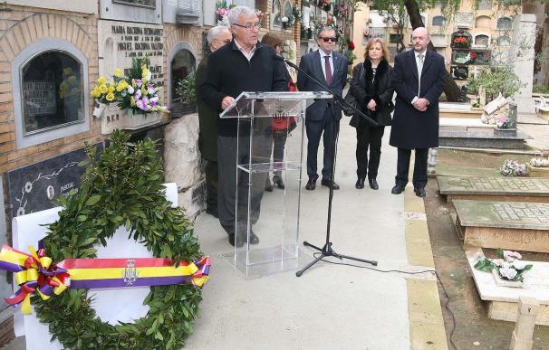 Ribó y familiares de Blasco Ibáñez conmemoran la muerte de "la figura más universal de la ciudad en siglos"