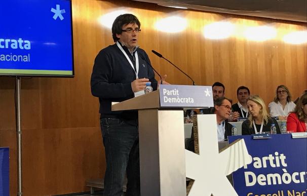 Puigdemont celebra el sí de la CUP a los Presupuestos y lo ve una "mala noticia" para el Estado